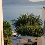 Mare Front Apartament