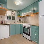 Mare Front Apartment *