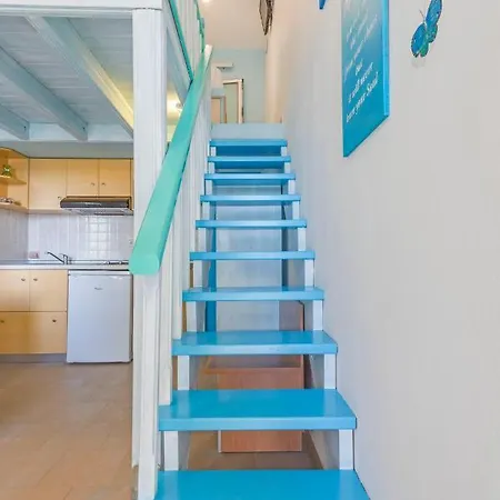 Mare Front Apartment *
