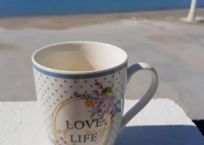 Mare Front Apartment Haraki